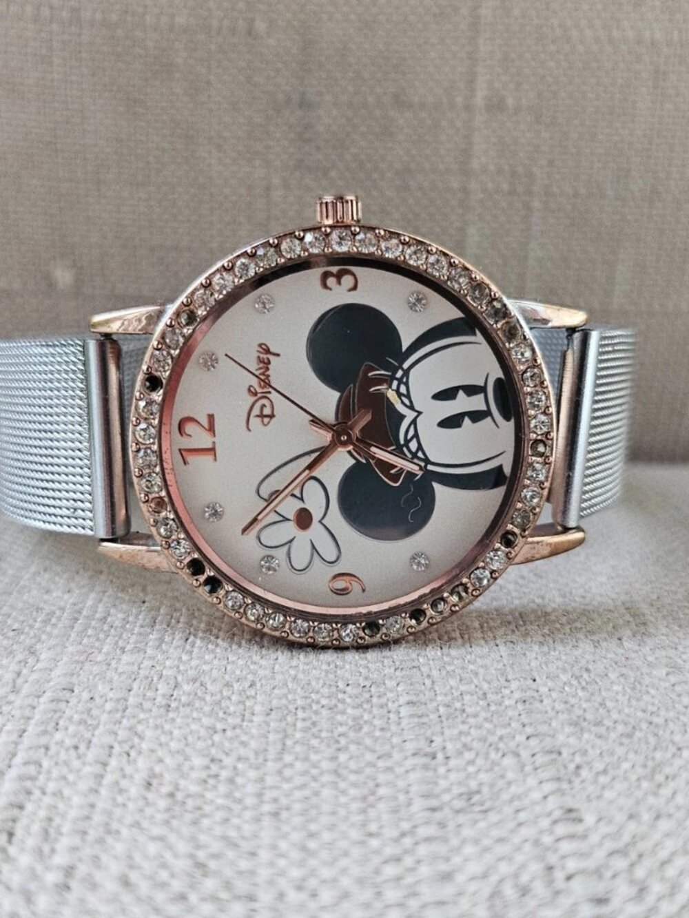 Minnie Mouse Disney Ladies Wristwatch Silver Tone Metal Mesh Strap Analog Watch - Picture 4 of 10